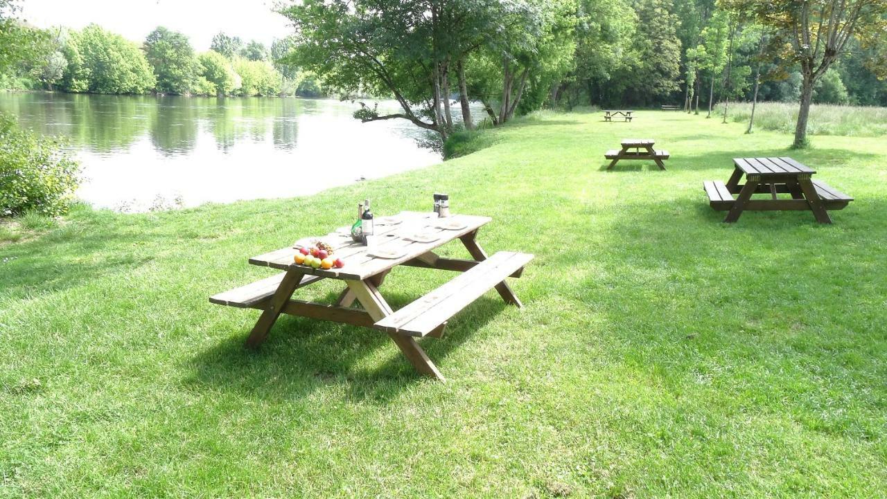 Chambre Du Sabotier - Studio Troglodytique - A 100 M Baignade En Riviere - Location De Canoe - Circuits Cyclo - Aire De Pique-Nique - 3 Restaurants Castelnaud La Chapelle Luaran gambar